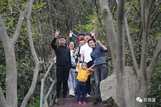 河北唐山媒体和红色旅游考察团,在红摇篮的陪同下进行了两天的红色采风之旅！